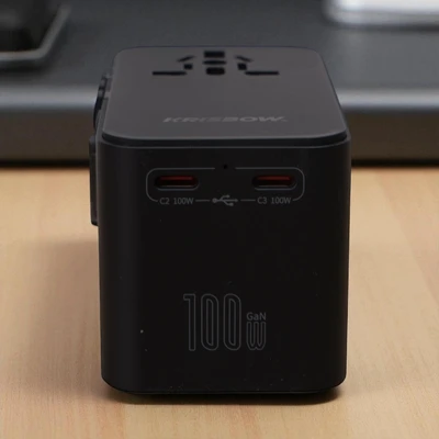 Gambar Krisbow Travel Adaptor 1 USB-A & 2 USB-C 100 Watt - Hitam