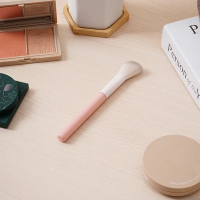 Gambar Ataru Kuas Makeup Angle - Pink
