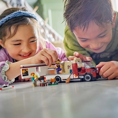 Gambar LEGO City Holiday Adventure Camper Van Set 385 Pcs 60454 - Mix