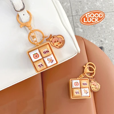 Gambar Capybara Gantungan Kunci Quadrangle - Cokelat