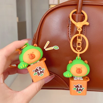 Gambar Capybara Gantungan Kunci Wood Fish - Cokelat