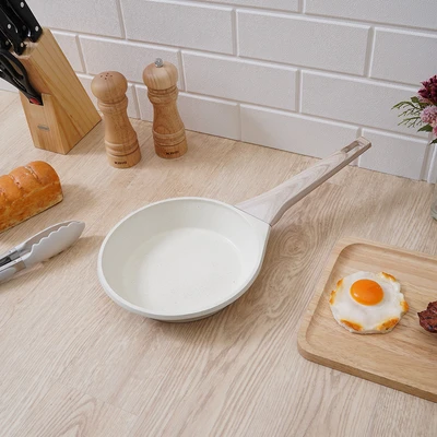Gambar Culinart Eyesi Wajan Penggorengan Aluminium 20 cm - Krem