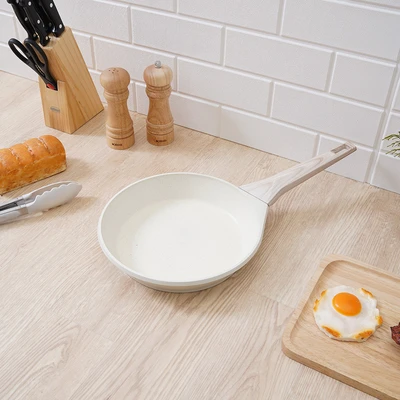 Gambar Culinart Eyesi Wajan Penggorengan Aluminium 24 cm - Krem