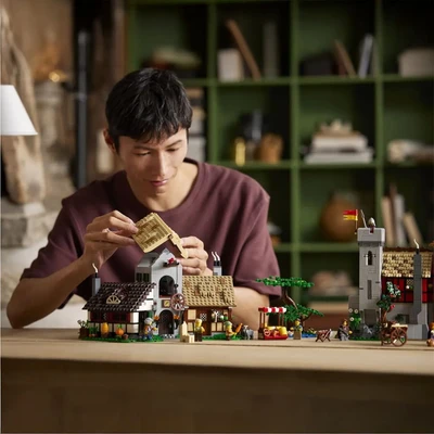 Gambar LEGO Icons Medieval Town Square - Mix