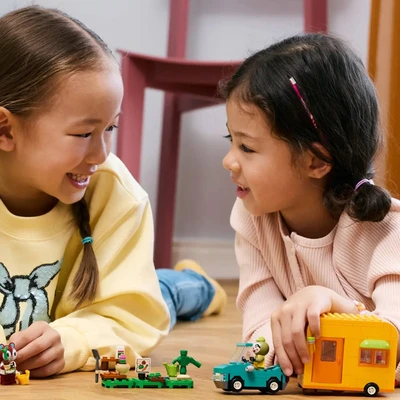 Gambar LEGO Animal Crossing Leifs Caravan & Garden Shop Set 263 Pcs 77054 - Mix