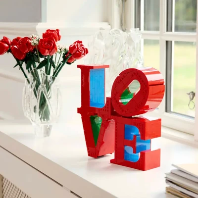 Gambar LEGO Set 791 Pcs Love - Merah