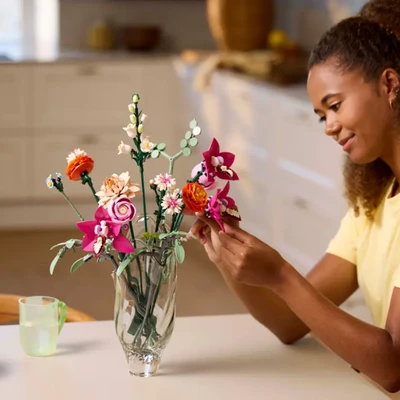 Gambar LEGO Set 749 Pcs Botanicals Pretty Pink Flower Bouquet - Mix