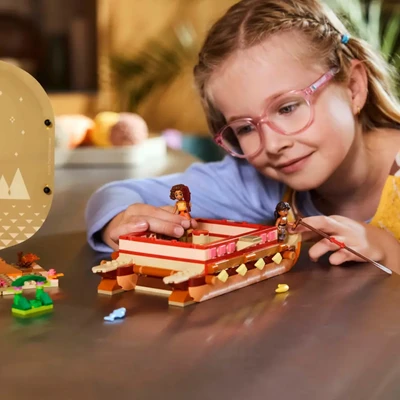 Gambar LEGO Disney Moanas Adventure Canoe Set 529 Pcs 43270 - Mix