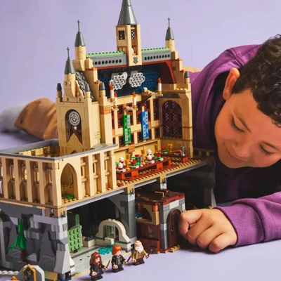 Gambar LEGO Harry Potter Hogwarts Castle Charms Class Set 204 Pcs 76442 - Cokelat