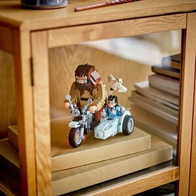 Gambar LEGO Harry Potter Hagrid & Harrys Motorcycle Ride Set 617 Pcs 76443 - Mix