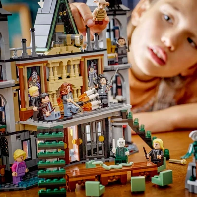 Gambar LEGO Harry Potter Malfoy Manor Set 1601 Pcs 76453 - Abu-abu