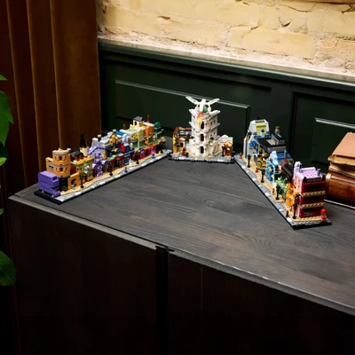 Gambar LEGO Harry Potter Diagon Alley Wizarding Shops Set 2750 Pcs 76444 - Mix