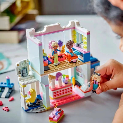 Gambar LEGO Friends Hair Salon & Accessories Store Set 347 Pcs 42662 - Mix