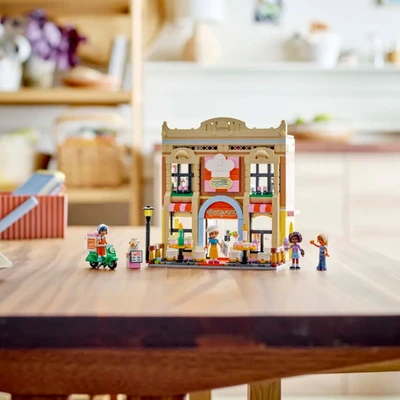 Gambar LEGO Friends Restaurant & Cooking School Set 896 Pcs 42655 - Mix