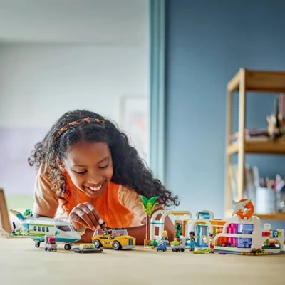 Gambar LEGO Friends Heartlake City Airport & Airplane Set 958 Pcs 42656 - Mix