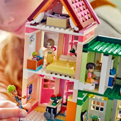 Gambar LEGO Friends Heartlake City Apartments & Stores Set 2040 Pcs 42670 - Mix