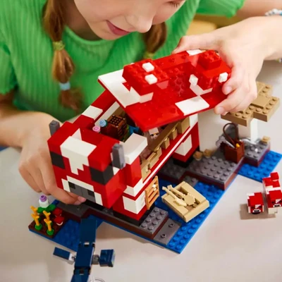 Gambar LEGO Minecraft The Mooshroom House Set 500 Pcs 21270 - Mix