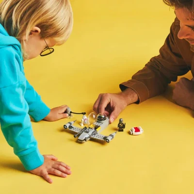 Gambar LEGO Star Wars Mando & Grogus N1 Starfighter Set 92 Pcs 75410 - Abu-abu