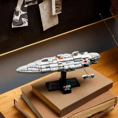 Gambar LEGO Home One Starcruiser Set 559 Pcs 75405 - Abu-abu