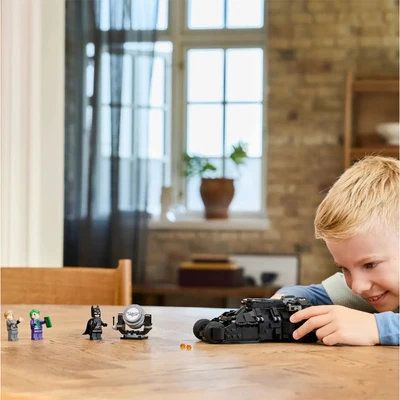 Gambar LEGO Batman Tumbler Vs Two-face & The Joker Set 429 Pcs 76303 - Hitam