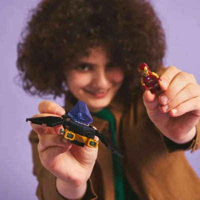 Gambar LEGO Marvel Iron Man Car & Black Panther Vs Red Hulk Set 295 Pcs 76310 - Mix