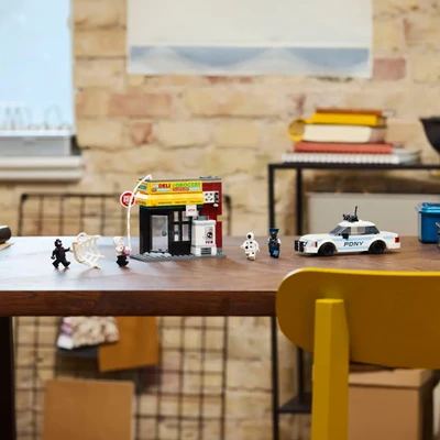 Gambar LEGO Marvel Spider Verse Miles Morales Vs The Spot Set 375 Pcs 76311 - Mix