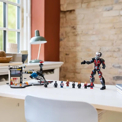 Gambar LEGO Marvel Captain America Civil War Action Battle Set 736 Pcs 76314 - Mix