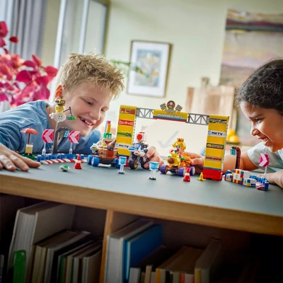 Gambar LEGO Super Mario Mario Kart Baby Peach N Grand Prix Set 823 Pcs 72036 - Mix