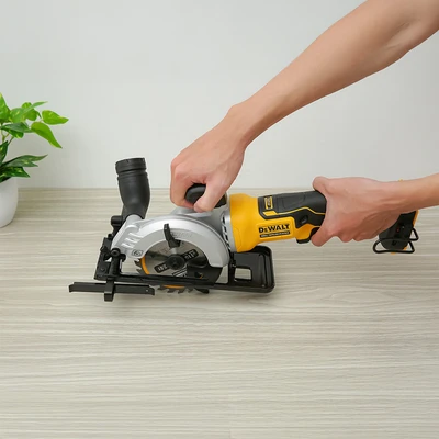 Gambar Dewalt Gergaji Sirkular Cordless 115 mm 20 Volt DCS571N-KR - Kuning/Hitam