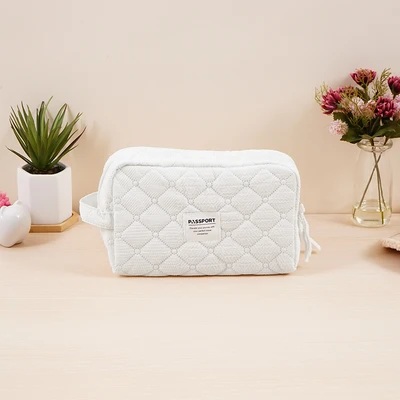 Gambar Passport Arelia Pouch Kosmetik - Putih