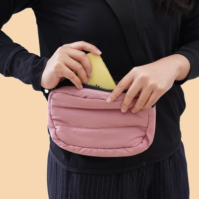 Gambar Ataru Tas Selempang Puffy Nylon Small - Pink Dusty