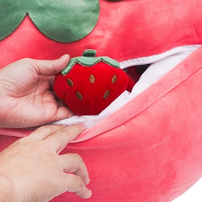 Gambar Pretty Missy Bantal Plush Strawberry - Pink