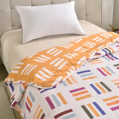 Gambar Informa 150x200 cm Bed Cover Seri Rolliwarp Print Cubes - Mix