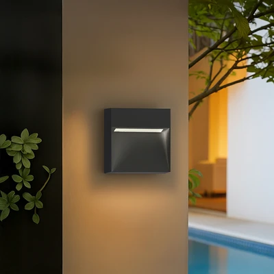 Gambar Krisbow Lampu Dinding Outdoor 5 Watt 3000K IP54 Square - Hitam