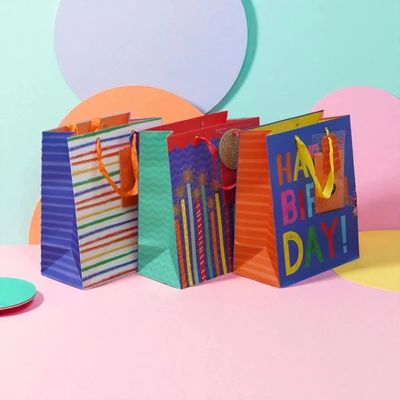 Gambar Ataru Tas Kado Birthday 26.5x33x14 cm Set 3 pcs - Mix