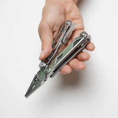 Gambar Maxbuilt Tang Lipat Multifungsi 18 in 1 - Silver