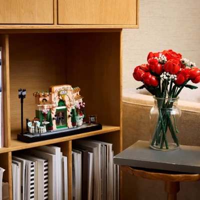 Gambar LEGO Icons French Cafe Set 1101 Pcs 10362 - Mix