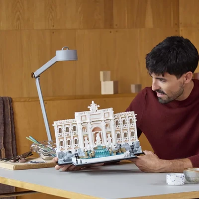 Gambar LEGO Architecture Trevi Fountain Set 1880 Pcs 21062 - Putih