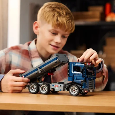 Gambar LEGO Technic Tipping Dump Truck Set 462 Pcs 42203 - Biru