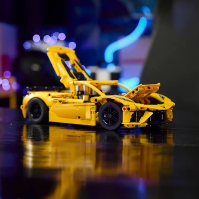 Gambar LEGO Technic Chevrolet Corvette Stingray Set 732 Pcs 42205 - Kuning