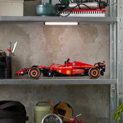 Gambar LEGO Technic Ferrari Sf24 F1 1361 Pcs 42207 - Merah