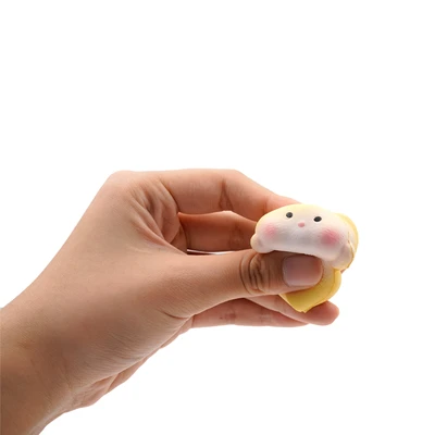 Gambar Molynk Squeeze Capsule Toy Egg Rabbit Random