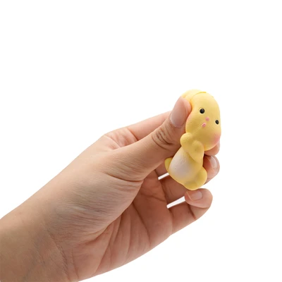 Gambar Molynk Squeeze Capsule Toy Egg Rabbit Random