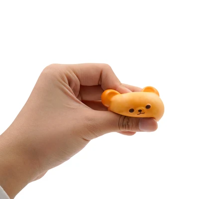 Gambar Molynk Squeeze Capsule Egg Muni Bear Random