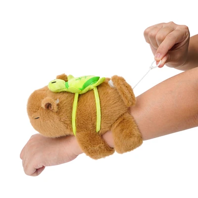 Gambar Pretty Missy Slap Bracelet Boneka Capybara Dengan Turtle Random