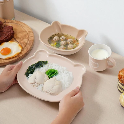 Gambar Delicia Set 3 pcs Perlengkapan Makan Anak Keramik Bone China Random