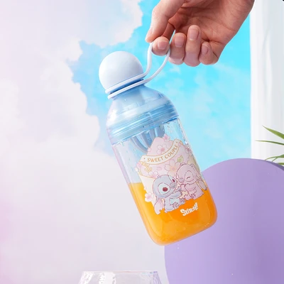 Gambar Ataru Botol Minum Tritan Dengan Pemeras Jeruk Stitch Round 550 ml - Biru