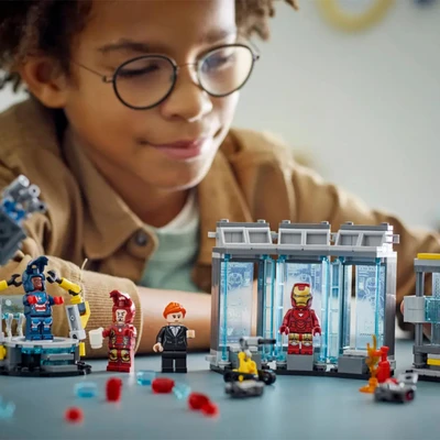 Gambar LEGO Marvel Iron Man Laboratory Hall Of Armor Set 384 Pcs 76315 - Mix