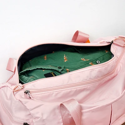 Gambar Passport Jane Tas Duffle - Pink