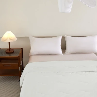 Gambar Selma 210x210 cm Bed Cover Microfiber - Putih
